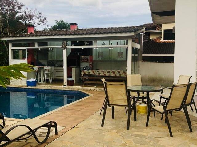 Sobrado para Venda em Ubatuba - 1