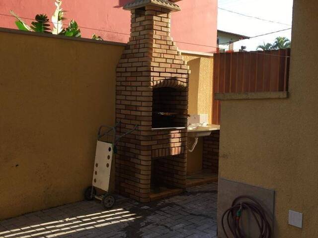 Sobrado para Venda em Ubatuba - 2