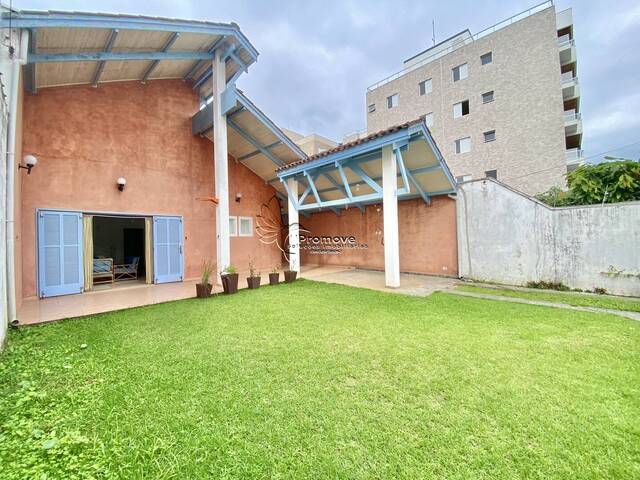 Sobrado para Venda em Ubatuba - 4