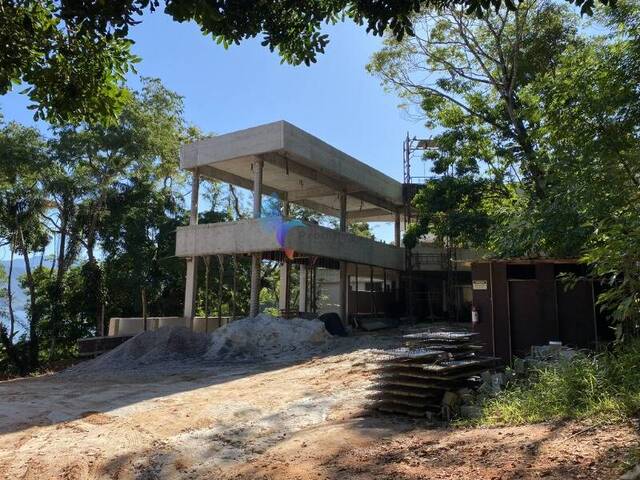 Sobrado para Venda em Ubatuba - 2